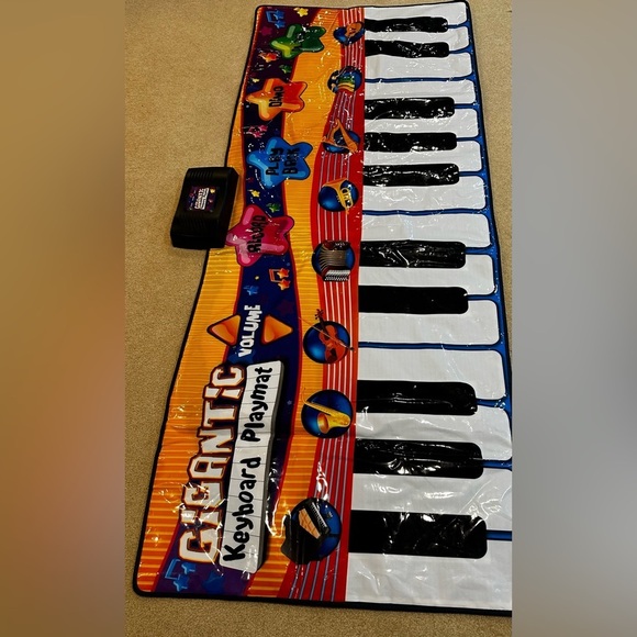 Gigantic keyboard playmat - musical - Picture 3 of 5